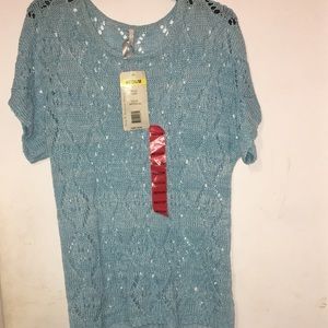 Leo & Nicole Sweater Size Médium Womens Blue Knit Top Shirt Short Sleeve 33303